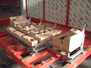 Cutting jig for rotary table, light alloy moulding