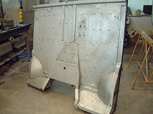 Injection mould for earth-moving machinery
